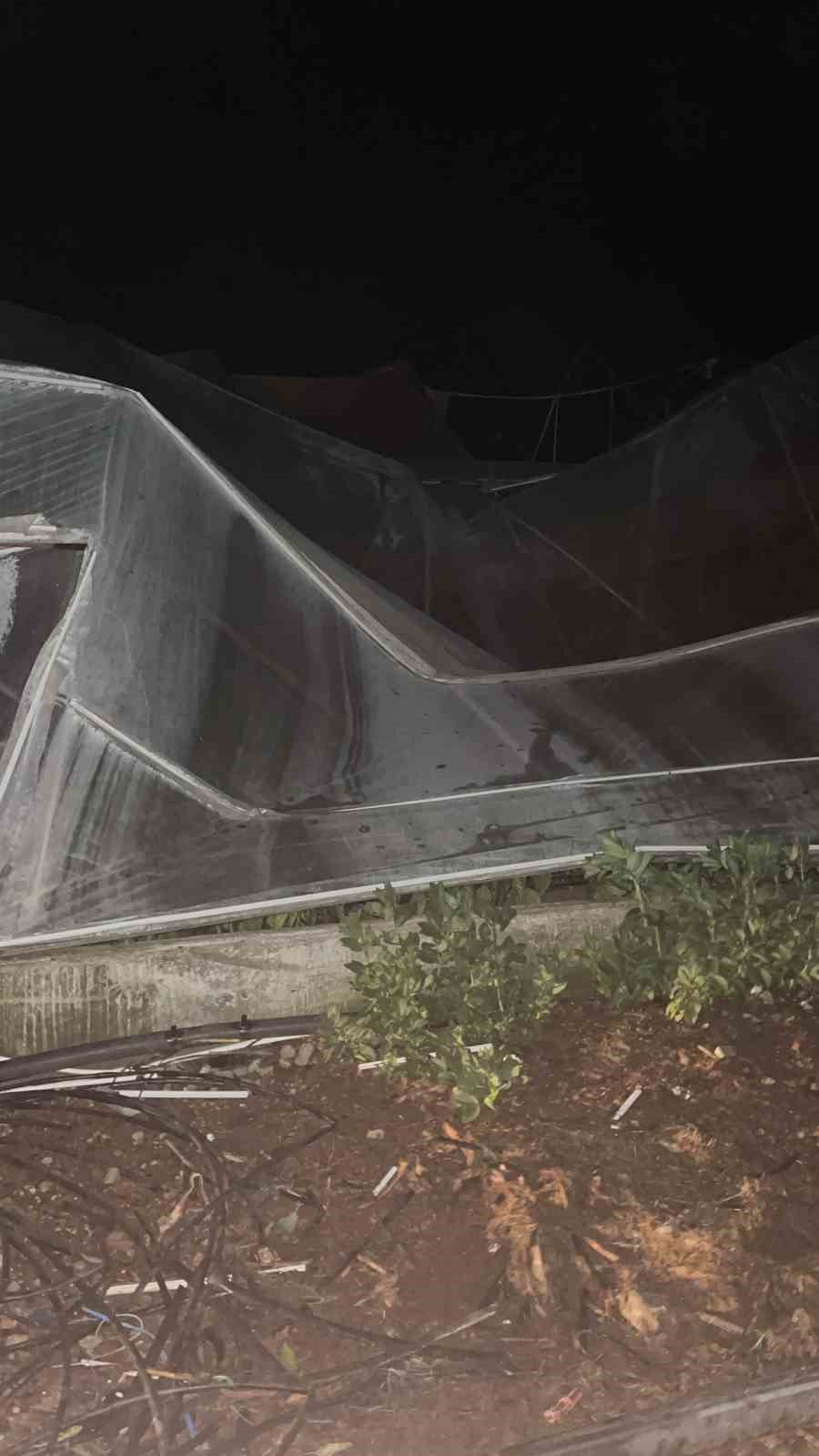 Antalya’da Hortum Seralara Zarar Verdi