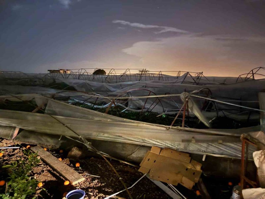 Antalya’da Hortum Seralara Zarar Verdi