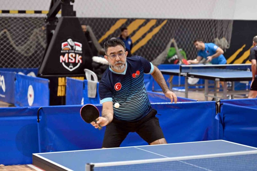 Mersin’de 5. Ulusal Masa Tenisi Veteran Turnuvası Tamamlandı