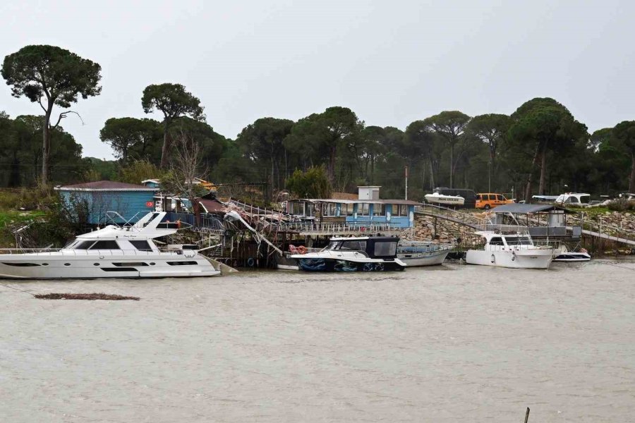 Antalya Valisi Şahin: "seralar Ciddi Hasar Gördü, Bir Kişi Yaralandı"