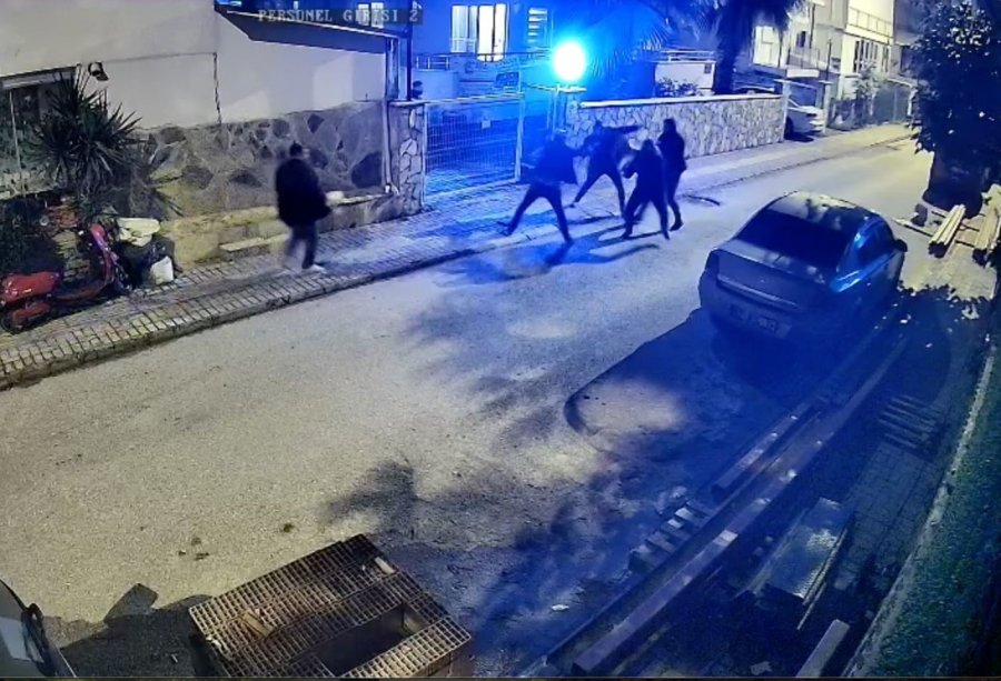 Alacak Verecek Meselinden Birbirlerine Girdiler, Adliyeye Sargılar İçinde Sevk Edildiler