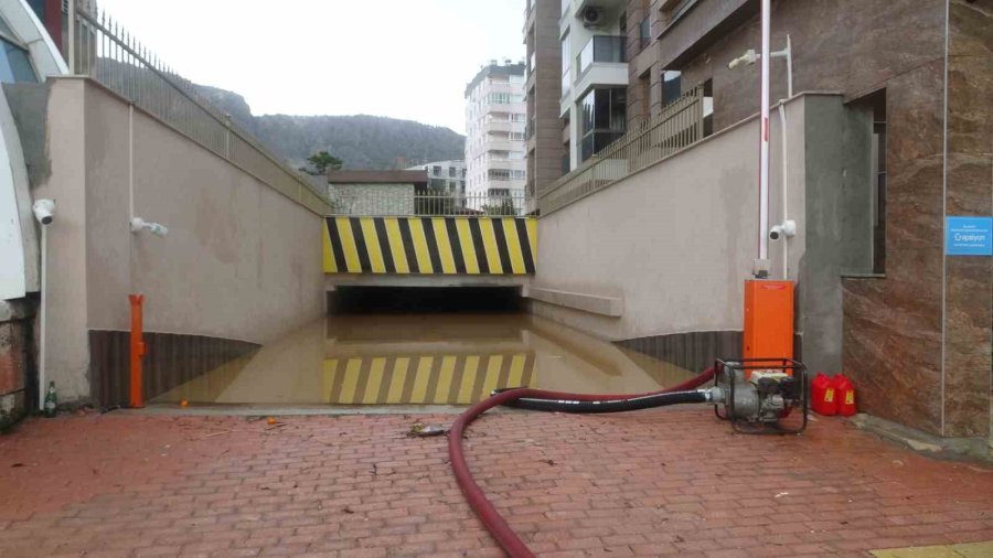 Antalya’da Felaketin Bilançosu Gün Ağarınca Ortaya Çıktı