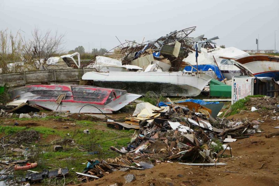 Aksu’da Sel Ve Hortum Felaketi: Milyonluk Tekneler Parçalandı, 700 Dönüm Alanda Seralar Sular Altında Kaldı