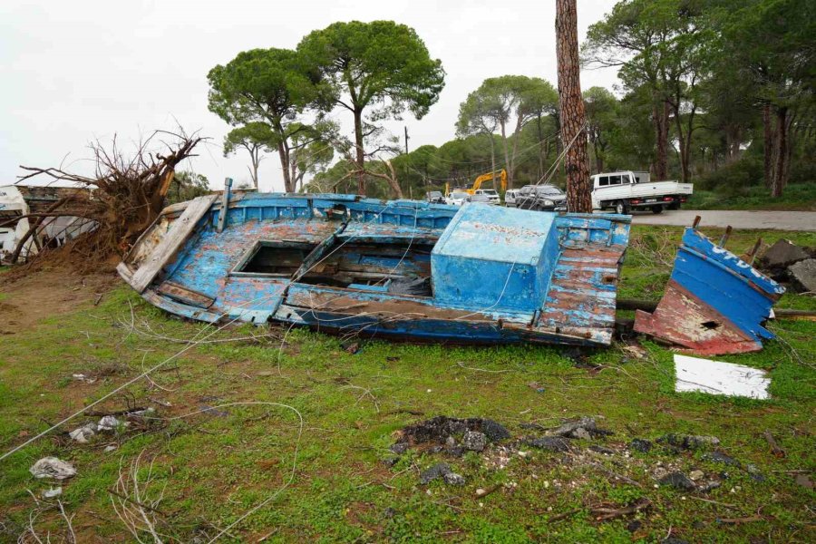 Aksu’da Sel Ve Hortum Felaketi: Milyonluk Tekneler Parçalandı, 700 Dönüm Alanda Seralar Sular Altında Kaldı