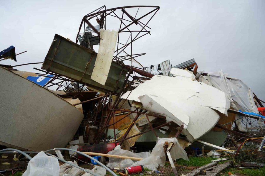Aksu’da Sel Ve Hortum Felaketi: Milyonluk Tekneler Parçalandı, 700 Dönüm Alanda Seralar Sular Altında Kaldı