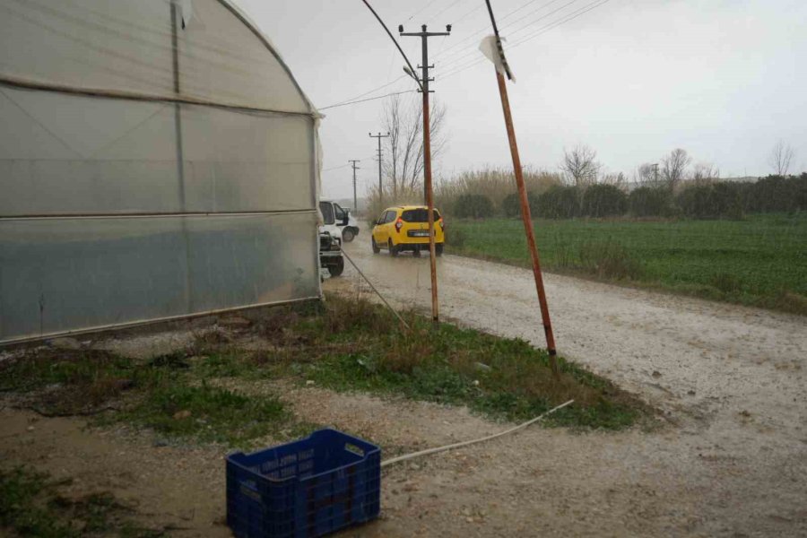 Aksu’da Sel Ve Hortum Felaketi: Milyonluk Tekneler Parçalandı, 700 Dönüm Alanda Seralar Sular Altında Kaldı