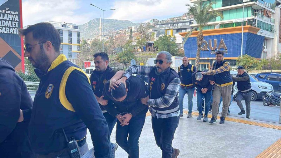 Alanya’da Bıçak Ve Zincirlerin Kullanıldığı Kavgaya 3 Tutuklama