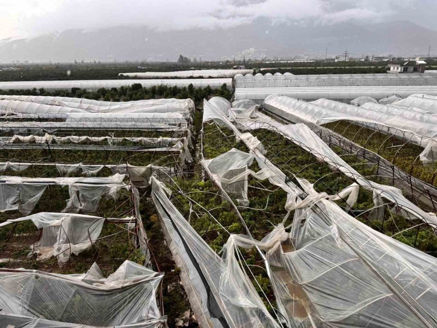 Finike’de Hortumun Verdiği Hasar Gündüz Ortaya Çıktı