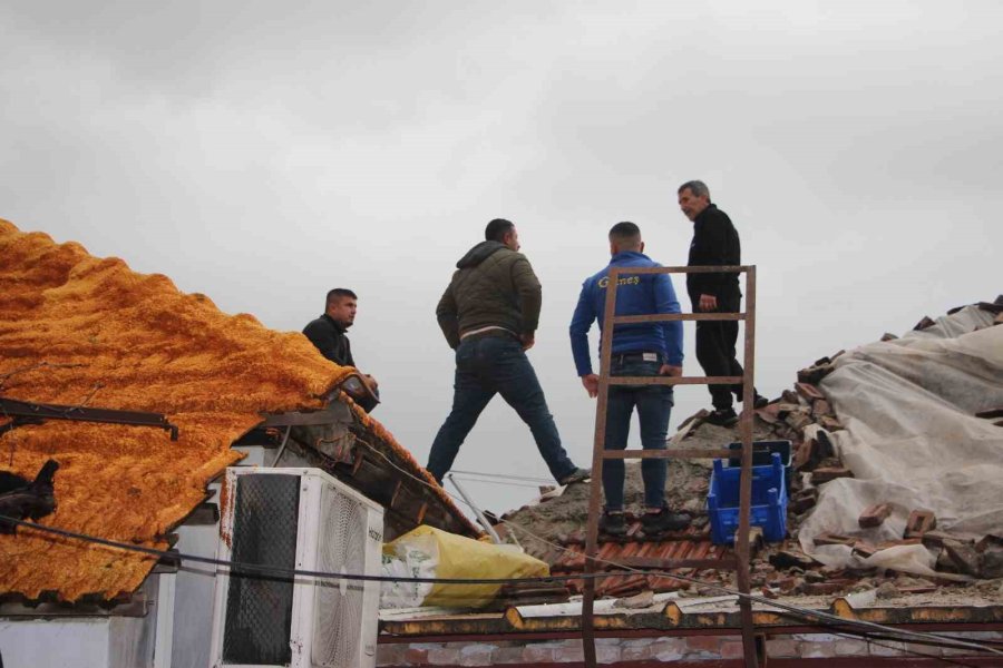 Örtü Altı Tarımın Merkezi Kumluca’da Hortumun Verdiği Hasar Gündüz Ortaya Çıktı