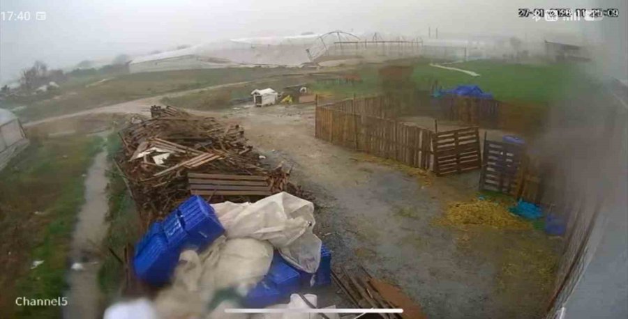 Hortum Saniyeler İçinde Serayı Yerle Bir Etti: O Anlar Kamerada