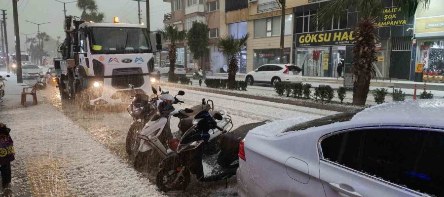 Silifke’de Dolu Felaketi: Sokaklar Beyaza Büründü, Tarım Alanları Zarar Gördü