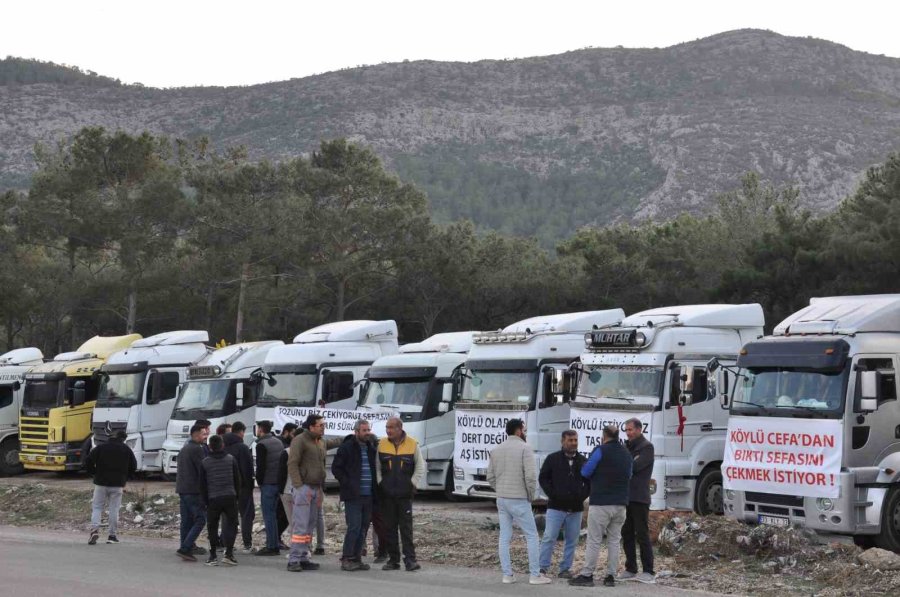 Mersin Silifkeli Kamyonculardan Taşeron Tepkisi