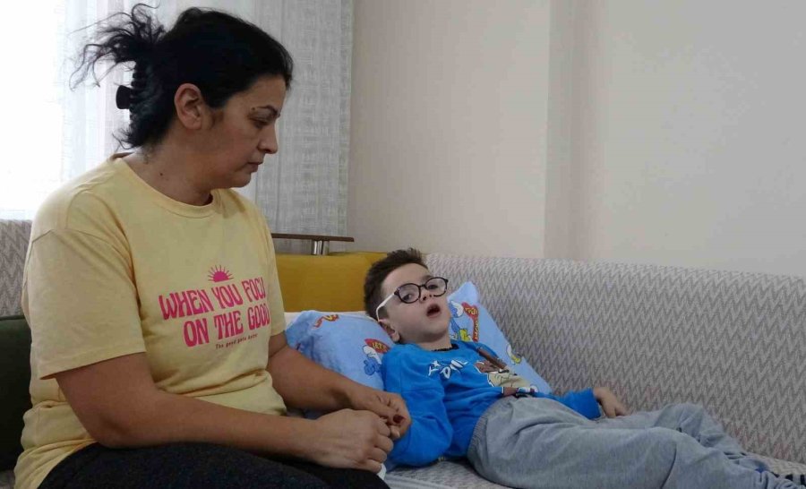 Grip Sandılar, Boca Virüsü Çıktı: 7 Yaşındaki Kaan 4 Yıldır Yatağa Mahkum Yaşıyor