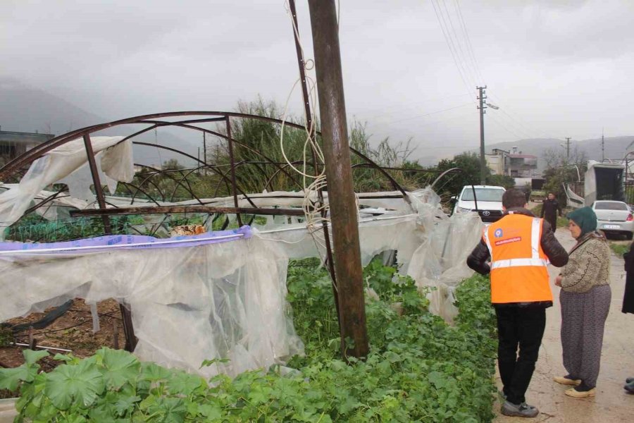 Finike’de Hortumdan Zarar Gören Seralarda Hasar Tespiti Başladı