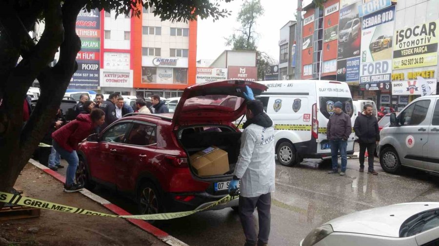 Araç İçerisinde Ölü Bulundu, Eşinin Gözyaşları Yürek Dağladı