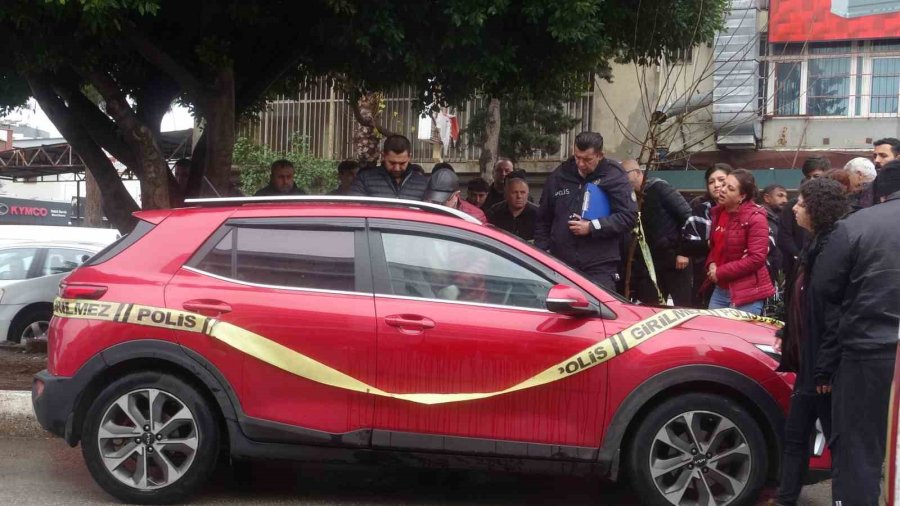 Araç İçerisinde Ölü Bulundu, Eşinin Gözyaşları Yürek Dağladı