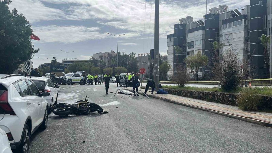 Alanya’da Ölümle Sonuçlanan Trafik Kazası Güvenlik Kamerasına Yansıdı
