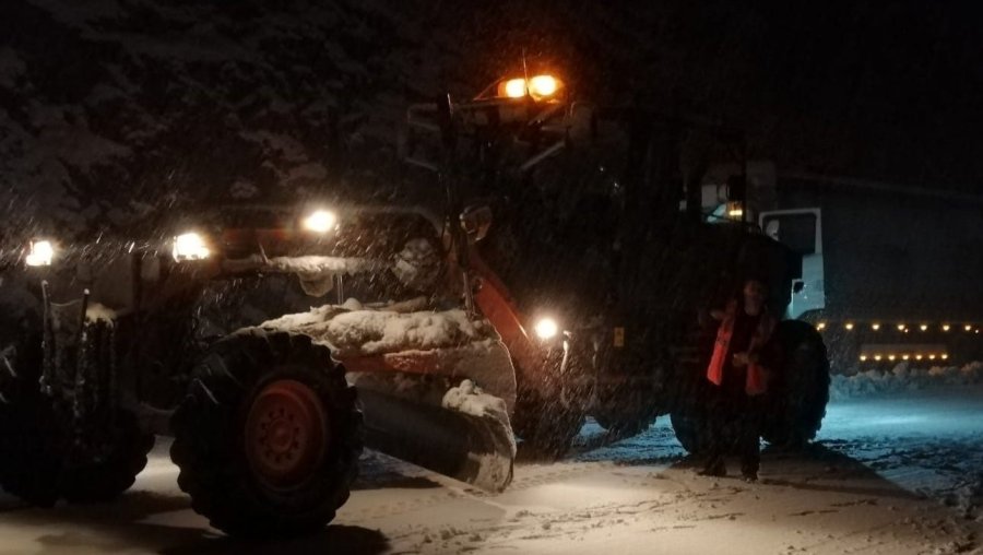 Antalya-konya Kara Yolunda Kar Yağışı Aralıklarla Devam Ediyor