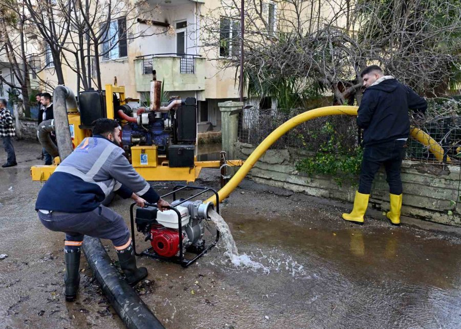 Başkan Uysal: "yoğun Yağış Bazı Teknik Aksaklıklarla Birleşince Sel Ve Su Baskınlarına Neden Oldu"
