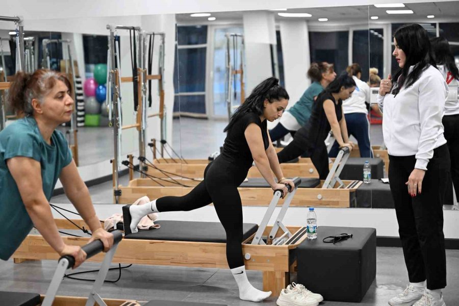 Mersin’de Kadınlar Reformer Pilatesle Bedenen Ve Ruhen Güçleniyor