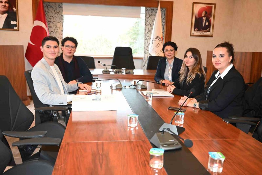 Kemer Belediyesi Gençlik Meclisi’nden Lösev’le İş Birliği