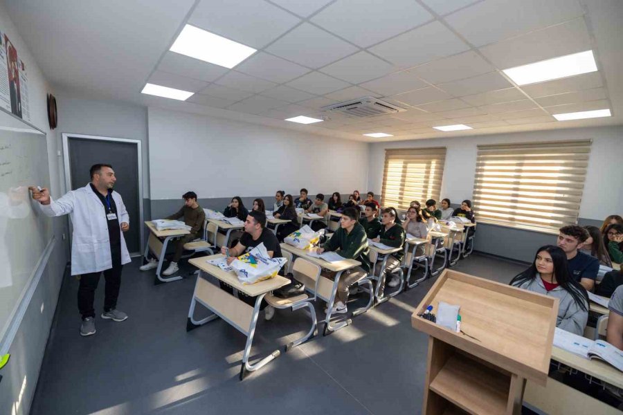 Mersin Büyükşehir Belediyesinin Sosyal Projeleri Türkiye’ye Örnek Oluyor