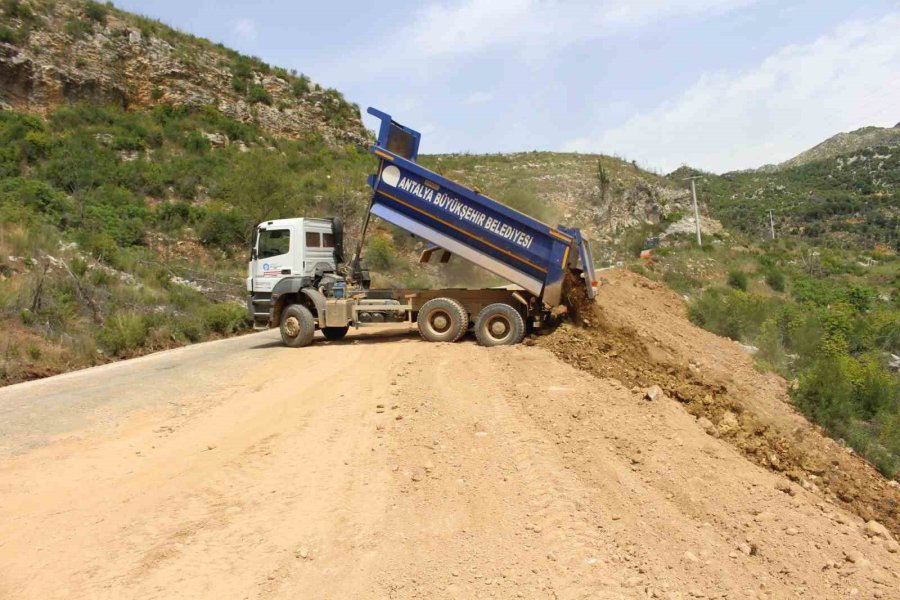 Antalya Büyükşehir’den Kırsal Mahalle Yollarına 759 Milyar 505 Milyon Tl’lik Yatırım