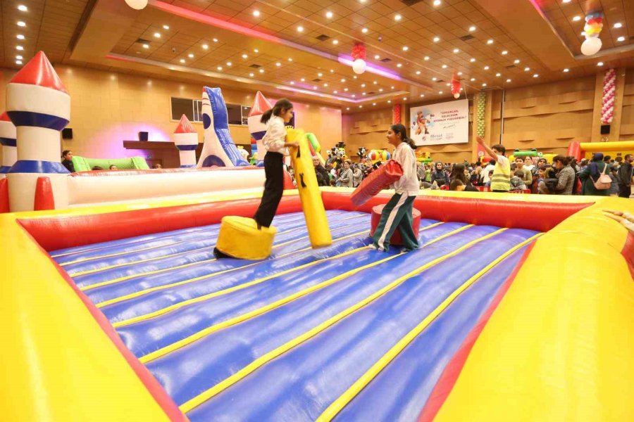 Kepez’in Sömestir Festivali Çocuklara Şenlik Yaşatıyor