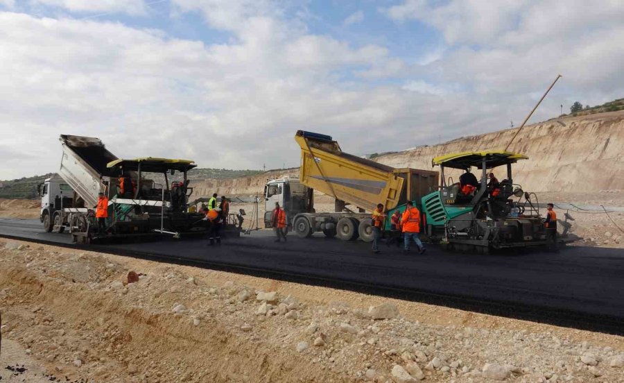 4 Bin Kişi Çalışıyor Yüzde 84’ü Tamamlandı: Çeşmeli-kızkalesi Otoyolu Mersin Turizmine Nefes Aldıracak