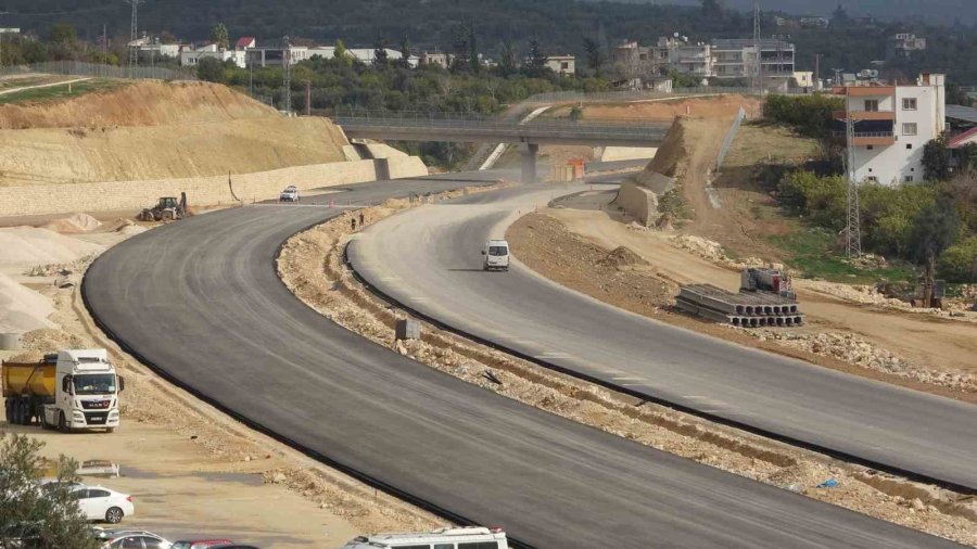4 Bin Kişi Çalışıyor Yüzde 84’ü Tamamlandı: Çeşmeli-kızkalesi Otoyolu Mersin Turizmine Nefes Aldıracak
