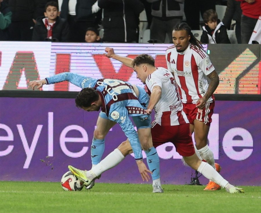 Trendyol Süper Lig: Antalyaspor: 1 - Trabzonspor: 1 (maç Sonucu)