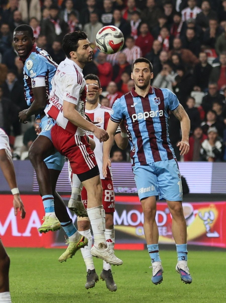 Trendyol Süper Lig: Antalyaspor: 1 - Trabzonspor: 1 (maç Sonucu)