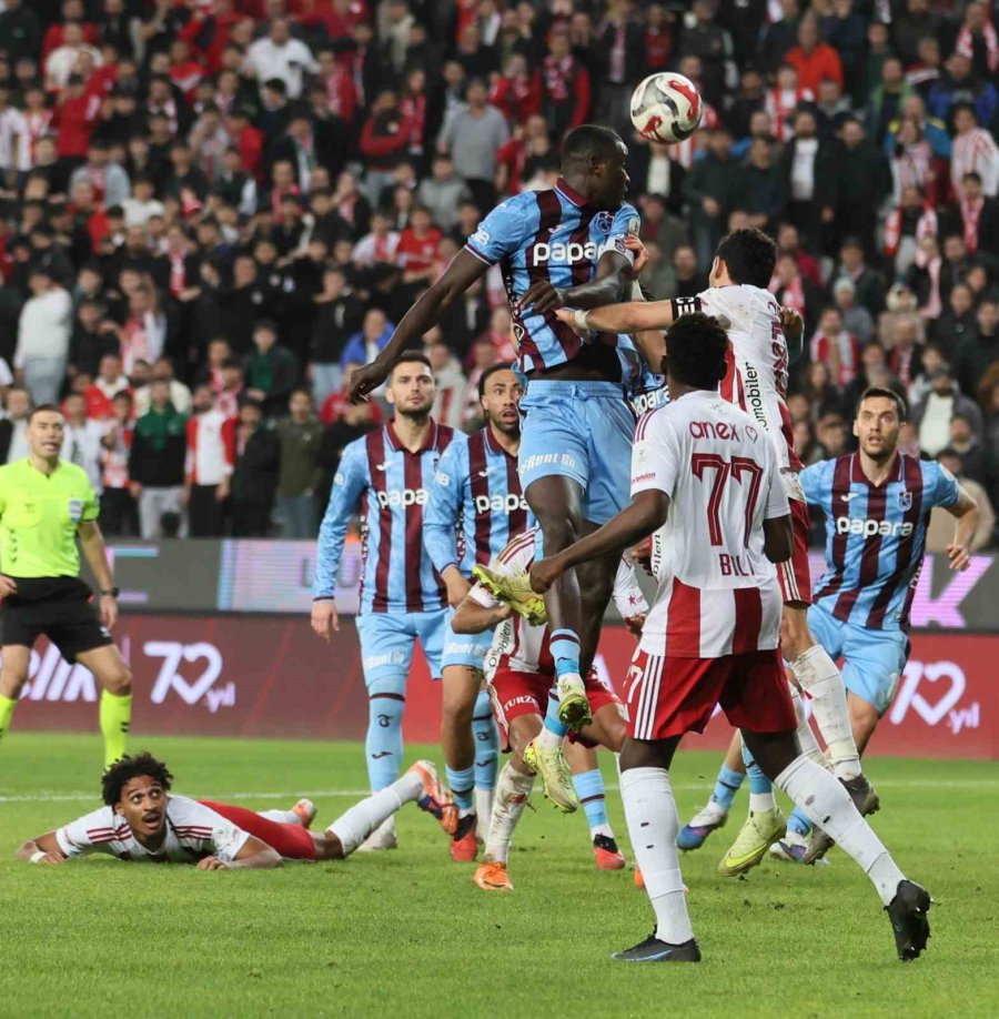 Trendyol Süper Lig: Antalyaspor: 1 - Trabzonspor: 1 (maç Sonucu)