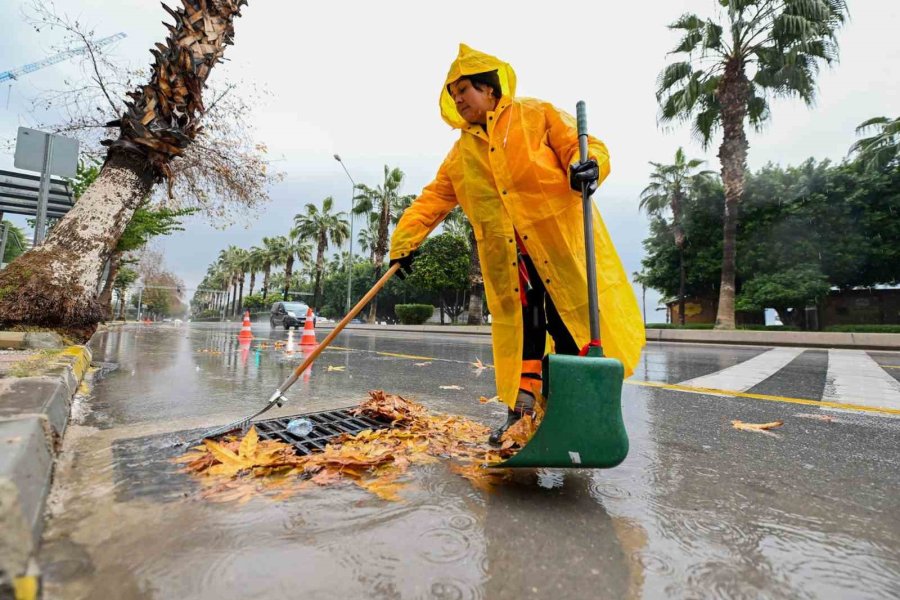 Mersin’de Selin İzleri Silinmeye Çalışılıyor
