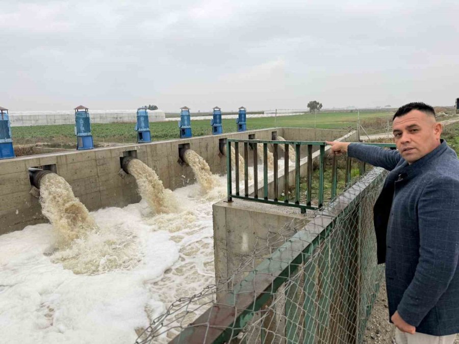 Binlerce Dönüm Arazi Selden Kurtuldu, Su Pompaları Yağmur Suyunu Böyle Boşalttı