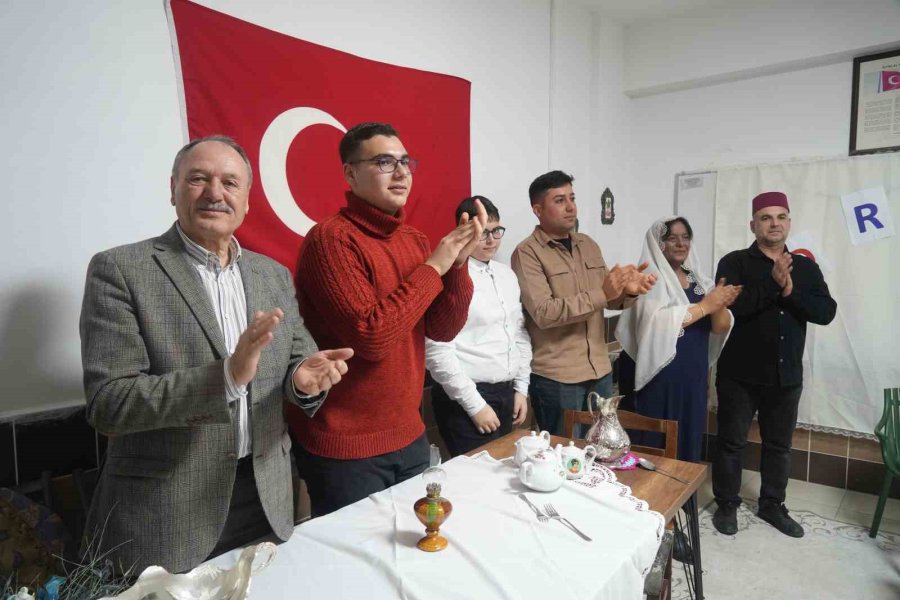 Niğde’deki Drama Kursu, Katılımcılarına Özgüven Kazandırıyor