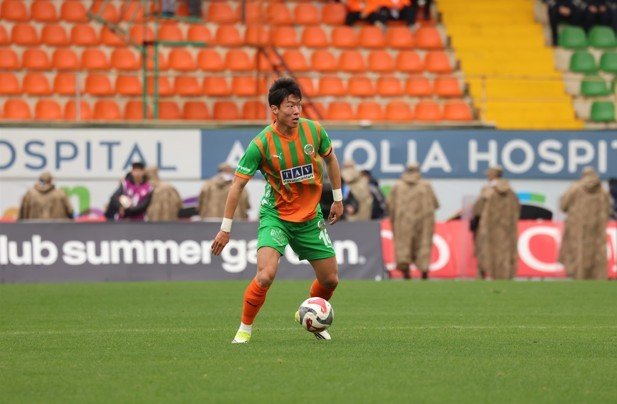 Trendyol Süper Lig: Corendon Alanyaspor: 1 - Eyüpspor: 0 (ilk Yarı)