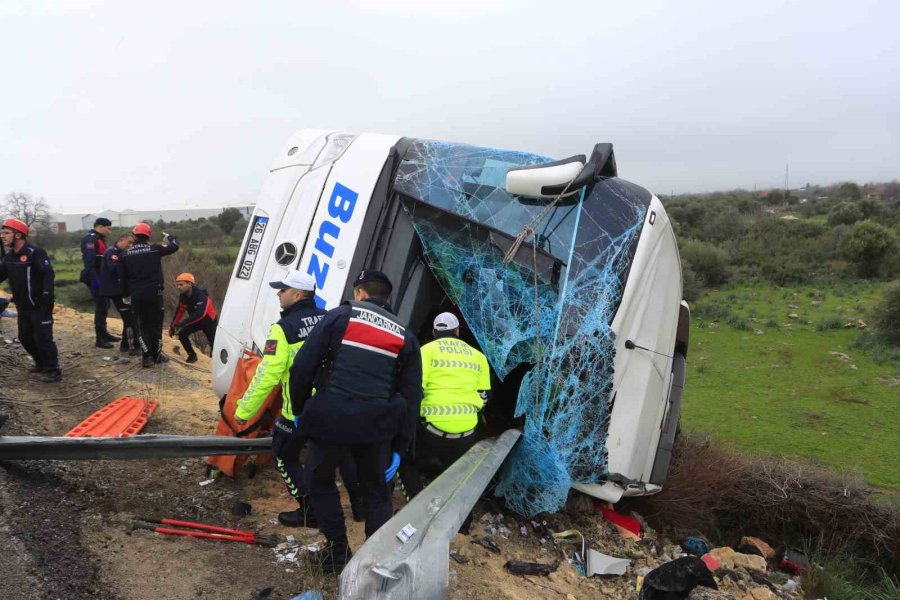 Kazada Yaralanan Yolcu O Anları Anlattı: "önce Yan Yatıp Süründük, Sonra Bariyer Saplandı"