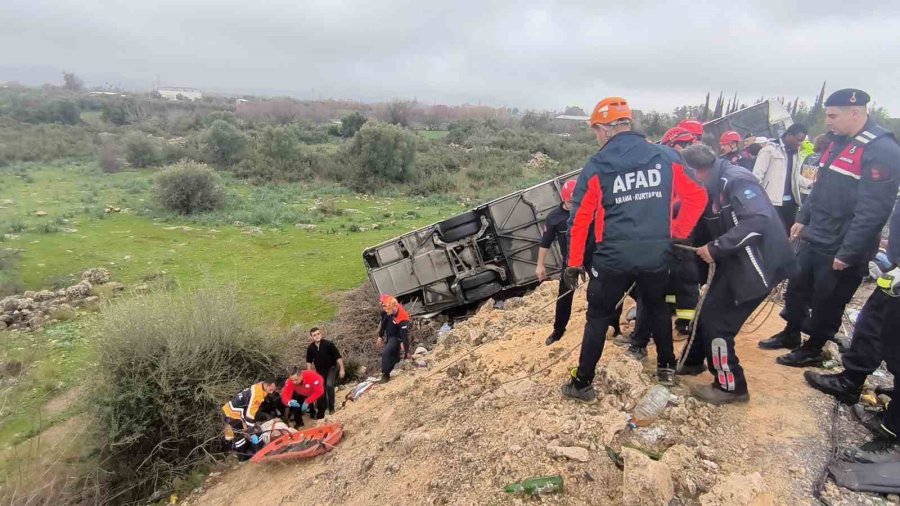 Antalya’da Trafik Kazası: Ölü Ve Yaralılar Var