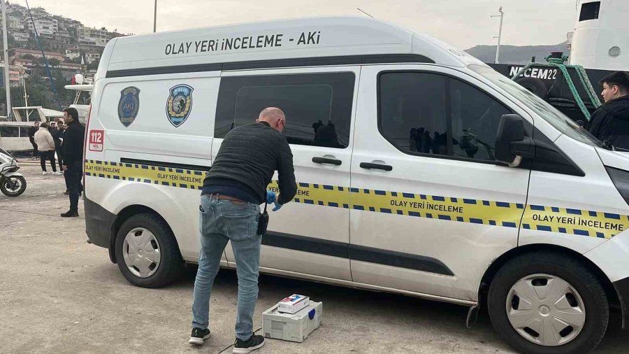 Alanya’da Denizde Erkek Cesedi Bulundu