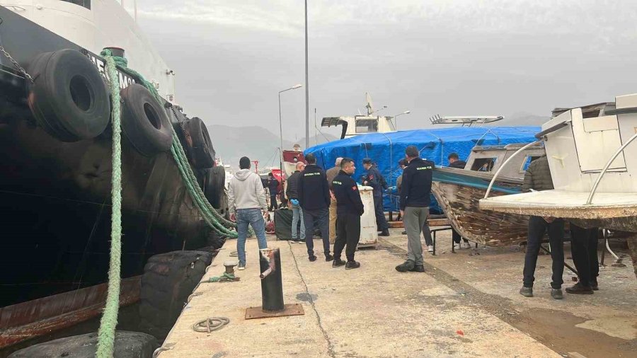 Alanya’da Denizde Erkek Cesedi Bulundu