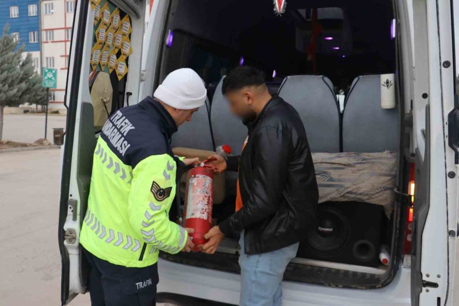 Trafik Jandarması Okul Servis Denetimlerine Başladı