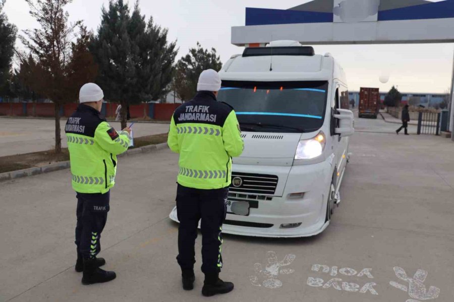 Trafik Jandarması Okul Servis Denetimlerine Başladı