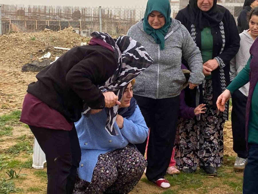 Burdur’daki Feci Kazada Hayatını Kaybeden Anne Oğul Gözyaşları İçinde Yan Yana Toprağa Verildi