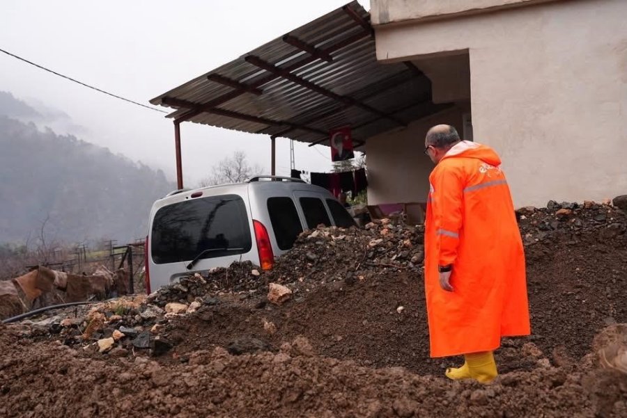 Mersin’de Selin Vurduğu Kırsal Mahallelerde Yaralar Sarılıyor