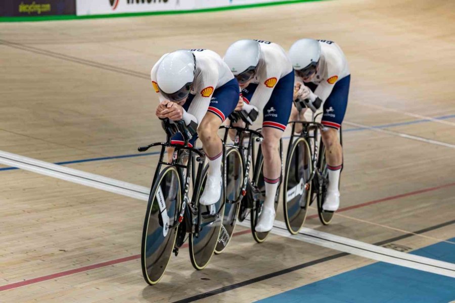 Kadınlar Bireysel Sprint Elemeleri Ve Kadınlar Takım Takip Kategorilerinde Toplam 2 Dünya Rekoru Kırıldı