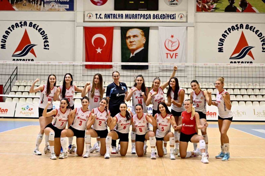 Muratpaşa Belediyespor Çıkışta