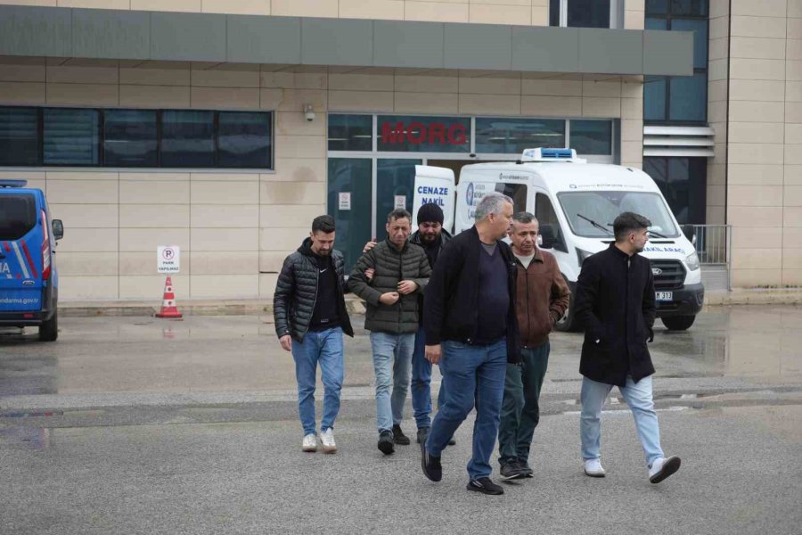 Antalya’da 10 Kişinin Ölümüyle Sonuçlanan Kazada Acı Adli Tıp Kurumu Önüne Taşındı