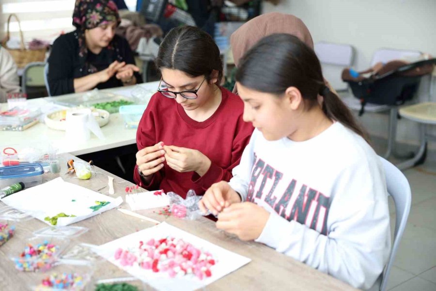 Kültür Ve Sanat Evleri Gençleri Üretime Kazandırıyor