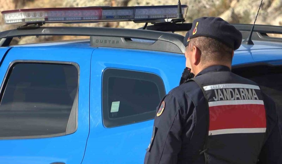 Üzerine Çatı Düşüp Ölen Vatandaş Son Yolculuğuna Uğurlandı